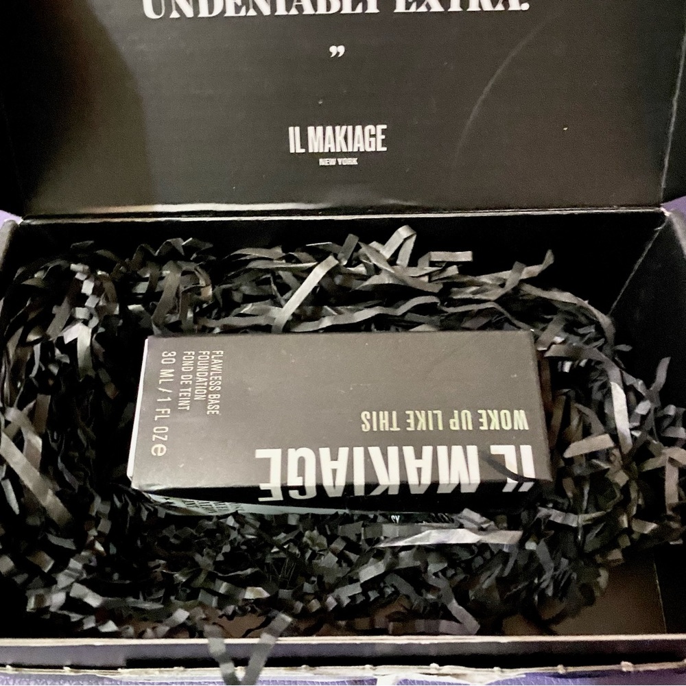 NIB 60 Il Makiage Woke Up Like This Flawless Base Foundation (shade #60)